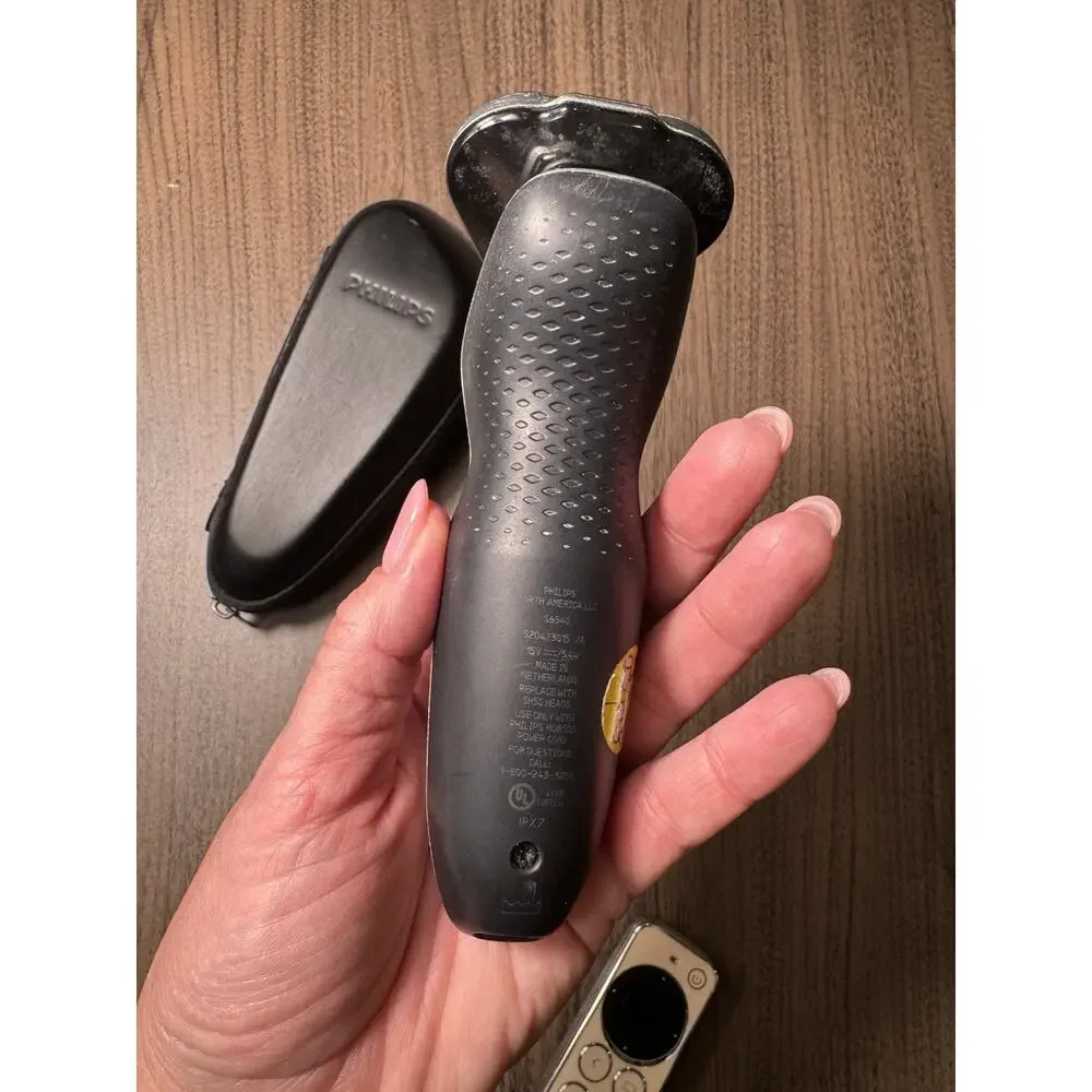 Philips Norelco 6000 Shaver Trimmer S6540‎ Handle Charger & Case